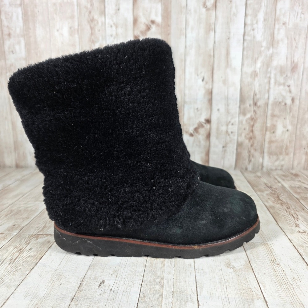 UGG Australia Black Suede Sheepskin Fur Lined Boots‎ Women's Size 6